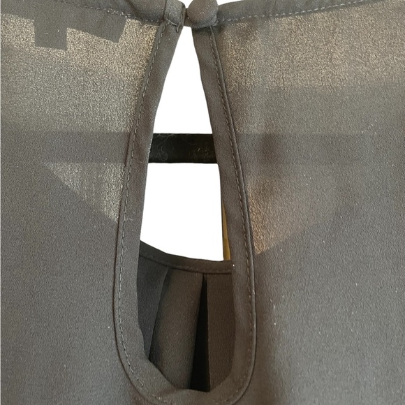 Papermoon woman’s black petal sleeve top, size small petite - Picture 4 of 7